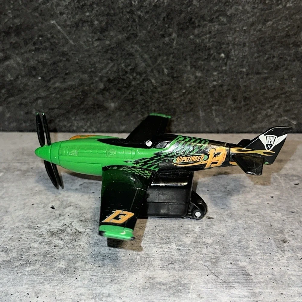 Disney Pixar Planes Pull & Fly Buddies RIPSLINGER & El Chupacabra